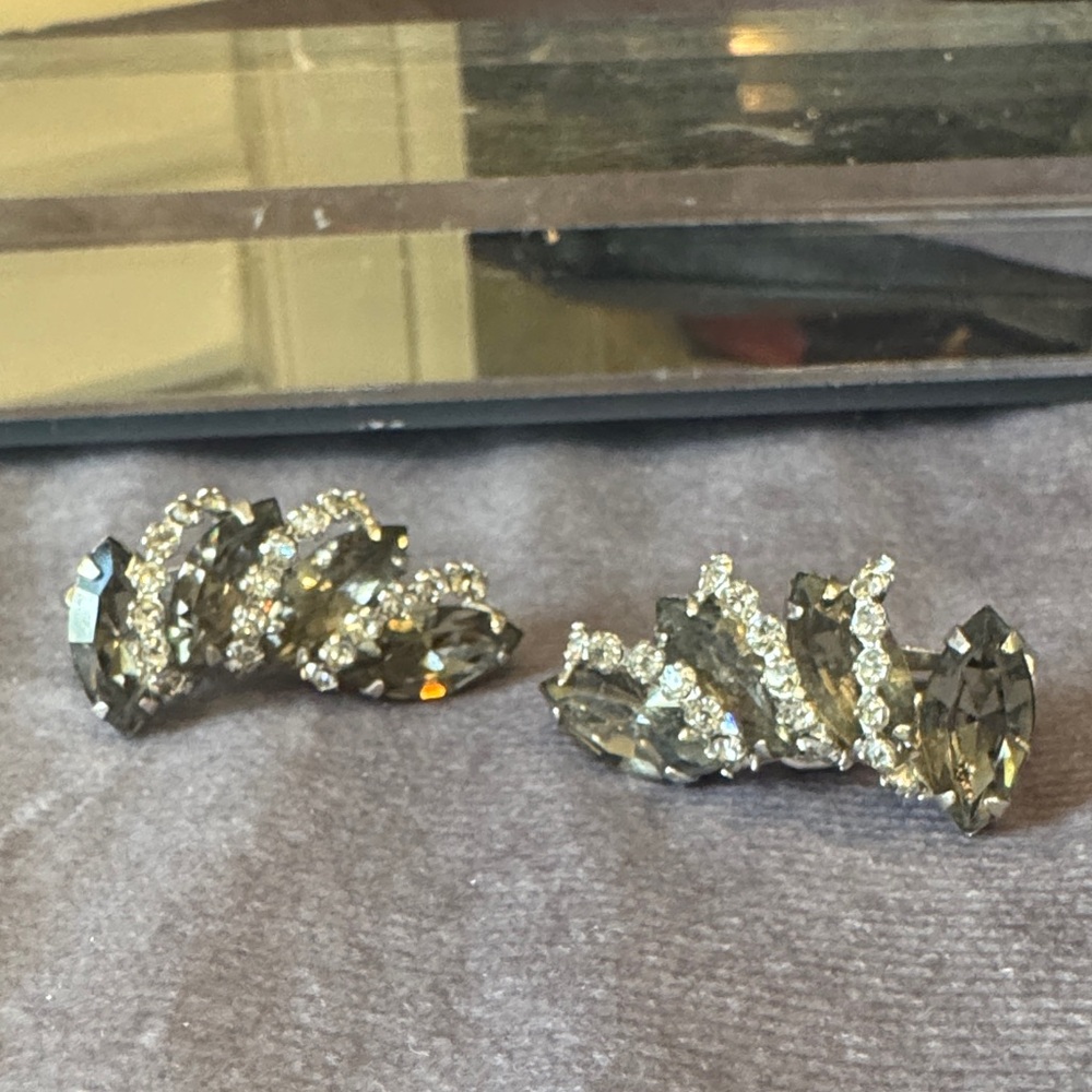 Elegant Signed Weiss Ear Climber Crystal Clip Earrings‎
